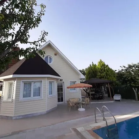 Kusadasi Sezonluk Oezel Havuzlu Bungalov Villa Only Seasonal Rental Villa Minimum 60 Days Villa Kusadası