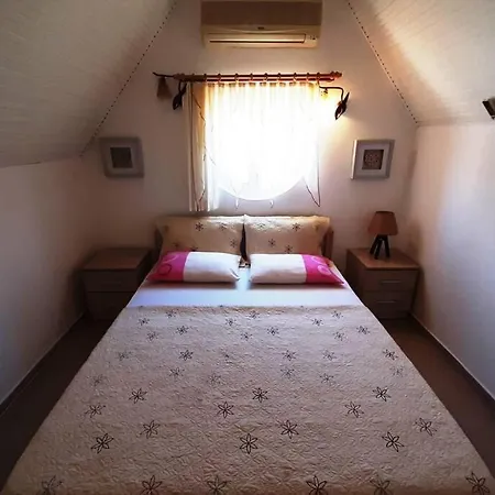 Kusadasi Sezonluk Oezel Havuzlu Bungalov Villa Only Seasonal Rental Villa Minimum 60 Days *