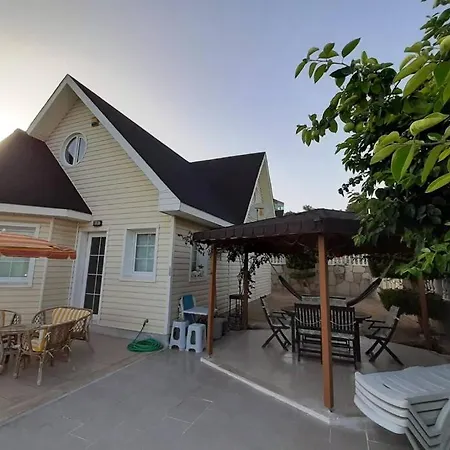 Kusadasi Sezonluk Oezel Havuzlu Bungalov Villa Only Seasonal Rental Villa Minimum 60 Days 别墅 库萨达斯