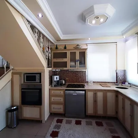 Kusadasi Sezonluk Oezel Havuzlu Bungalov Villa Only Seasonal Rental Villa Minimum 60 Days