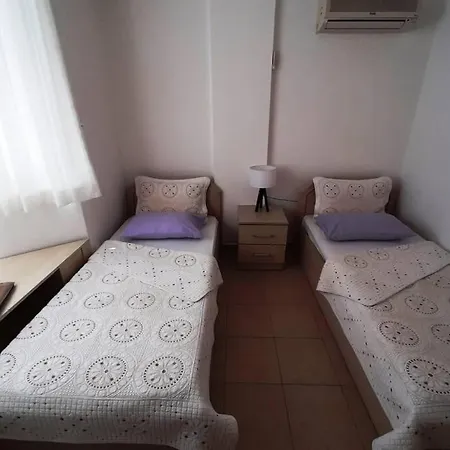 Kusadasi Sezonluk Oezel Havuzlu Bungalov Villa Only Seasonal Rental Villa Minimum 60 Days Kusadası